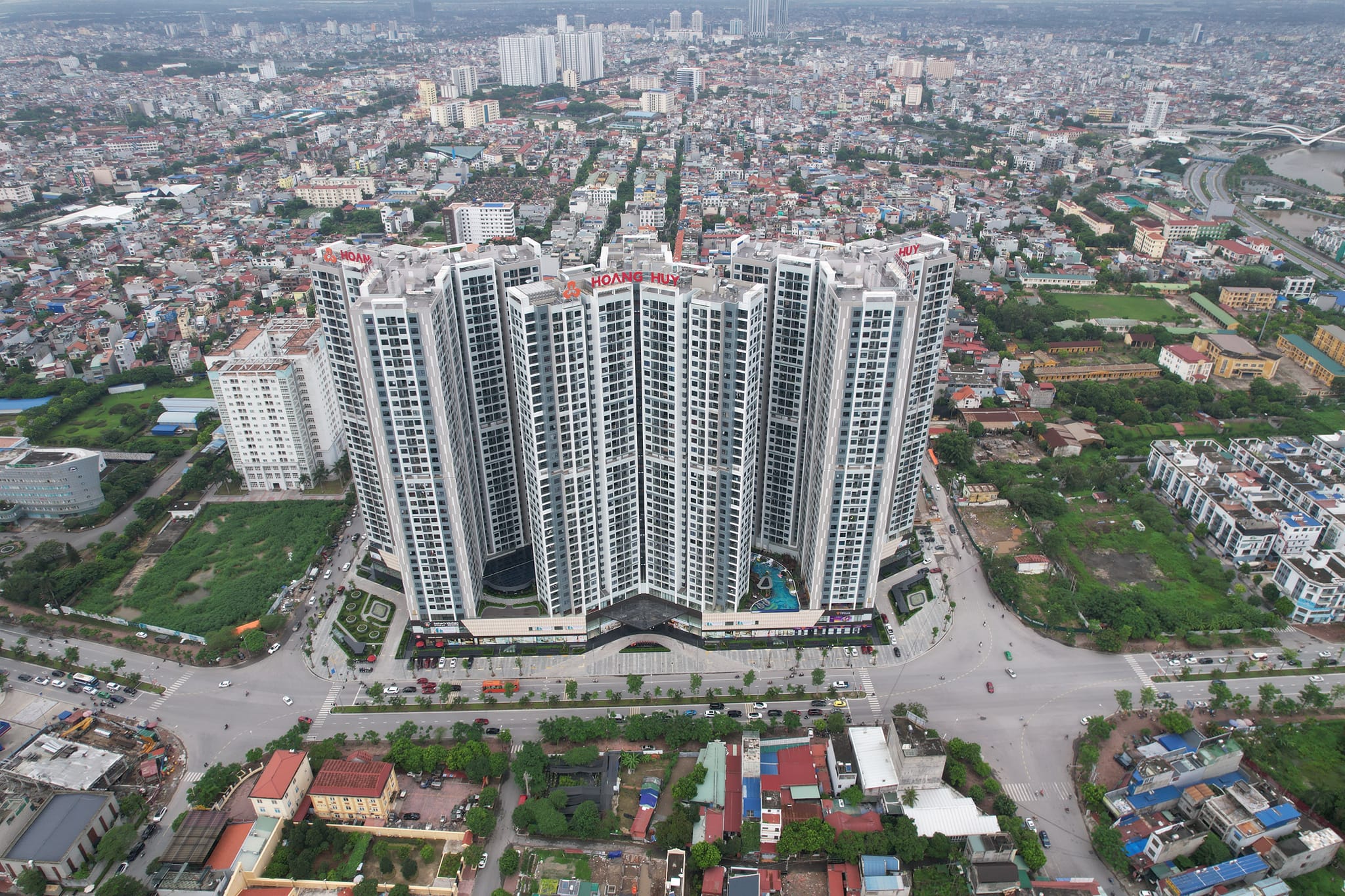 HOANG HUY COMMERCE 1