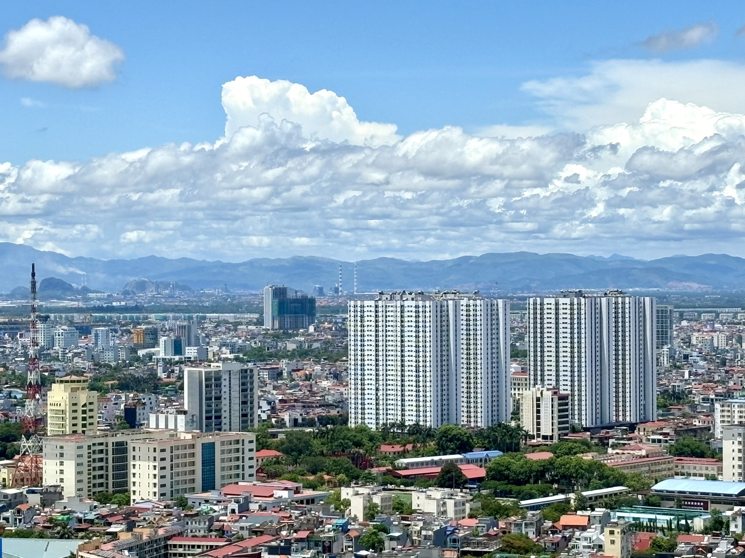 HOANG HUY COMMERCE 1